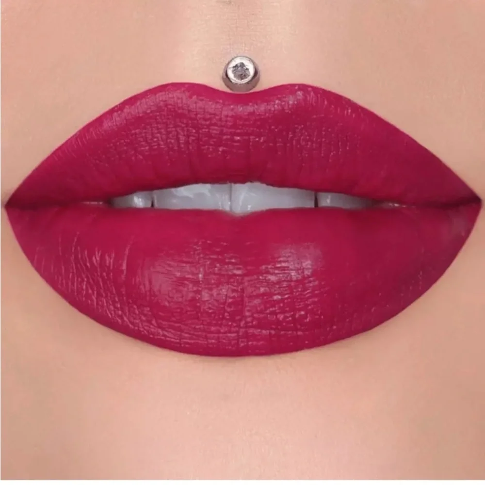 Jeffree Star Cosmetics Velvet Trap Lipstick Major Attitude